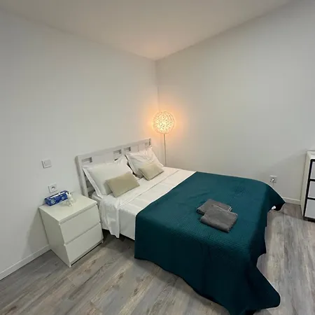 Rhone Apartment *